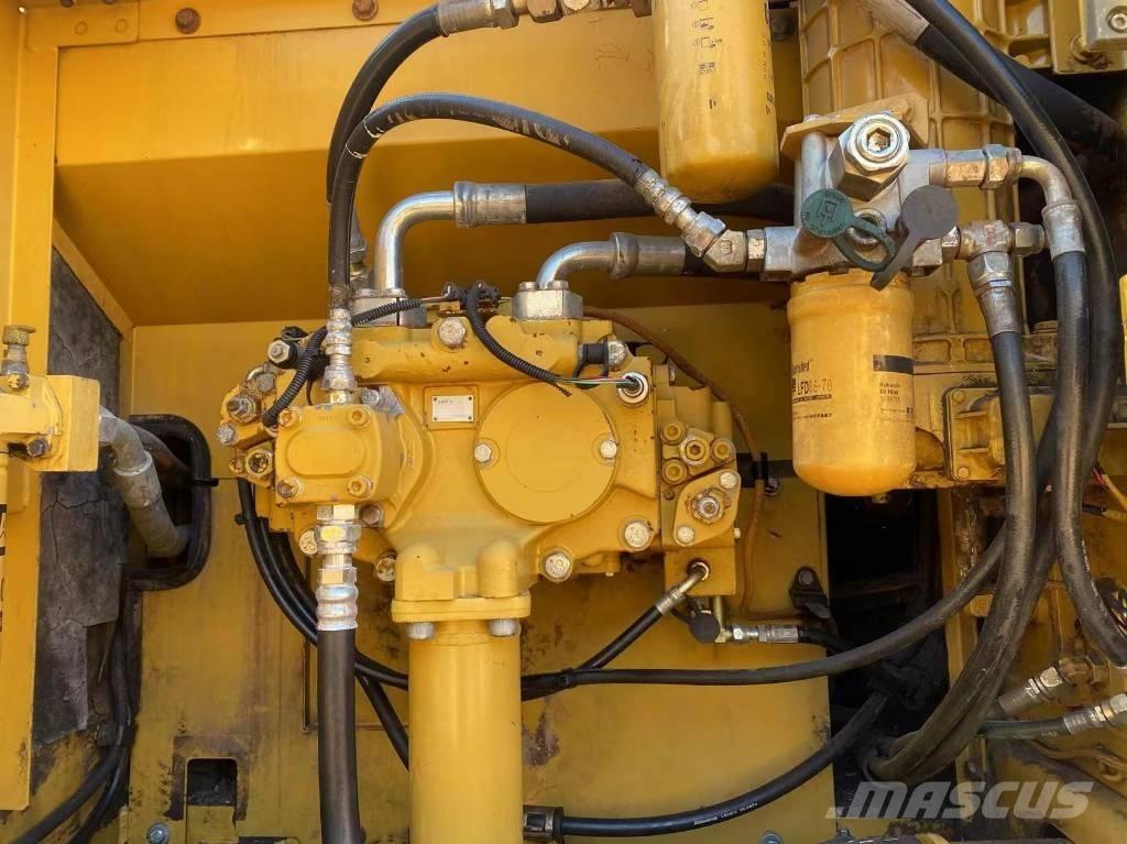 CAT 325D Crawler excavators