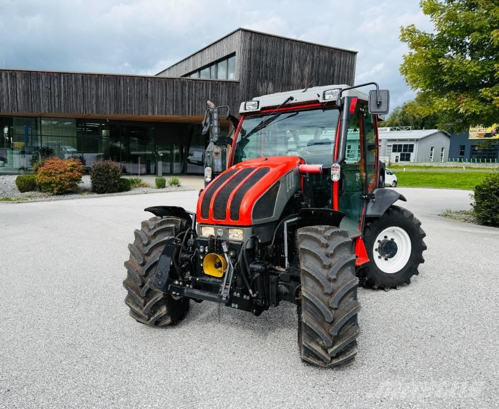 Reform Mounty 100V Tractors