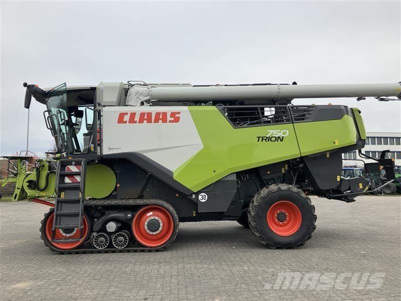 CLAAS TRION 750 TT Combine harvesters