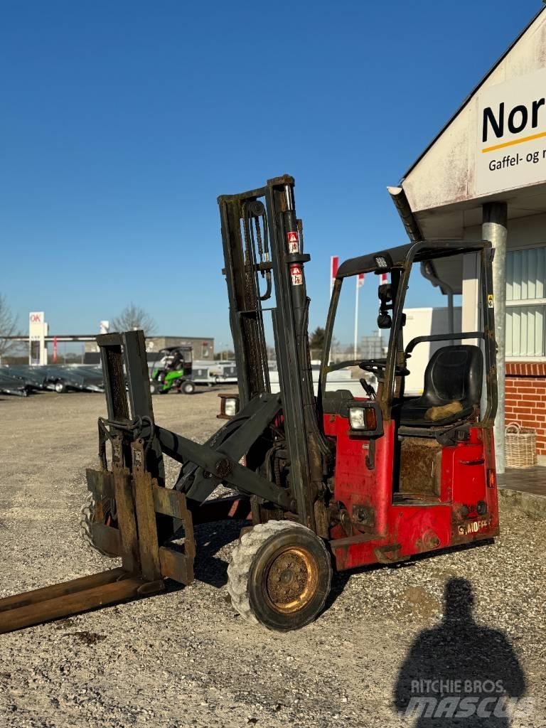Moffett M4 25.3 Diesel trucks