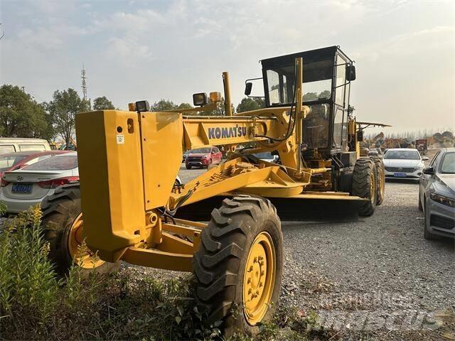 Komatsu GD655 Graders