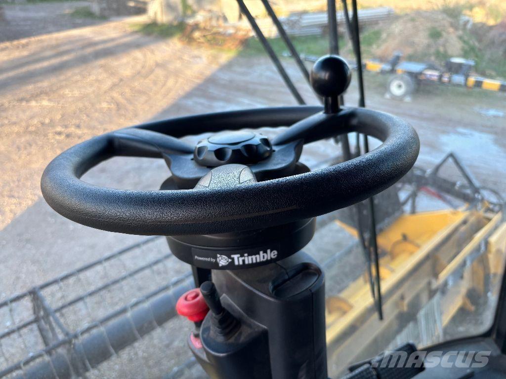 New Holland CH7.70 Combine harvesters