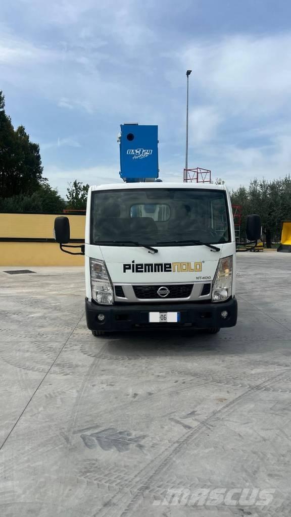 Nissan SOCAGE DA324 Truck mounted platforms