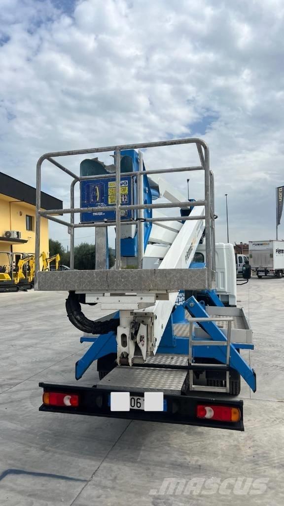 Nissan SOCAGE DA324 Truck mounted platforms