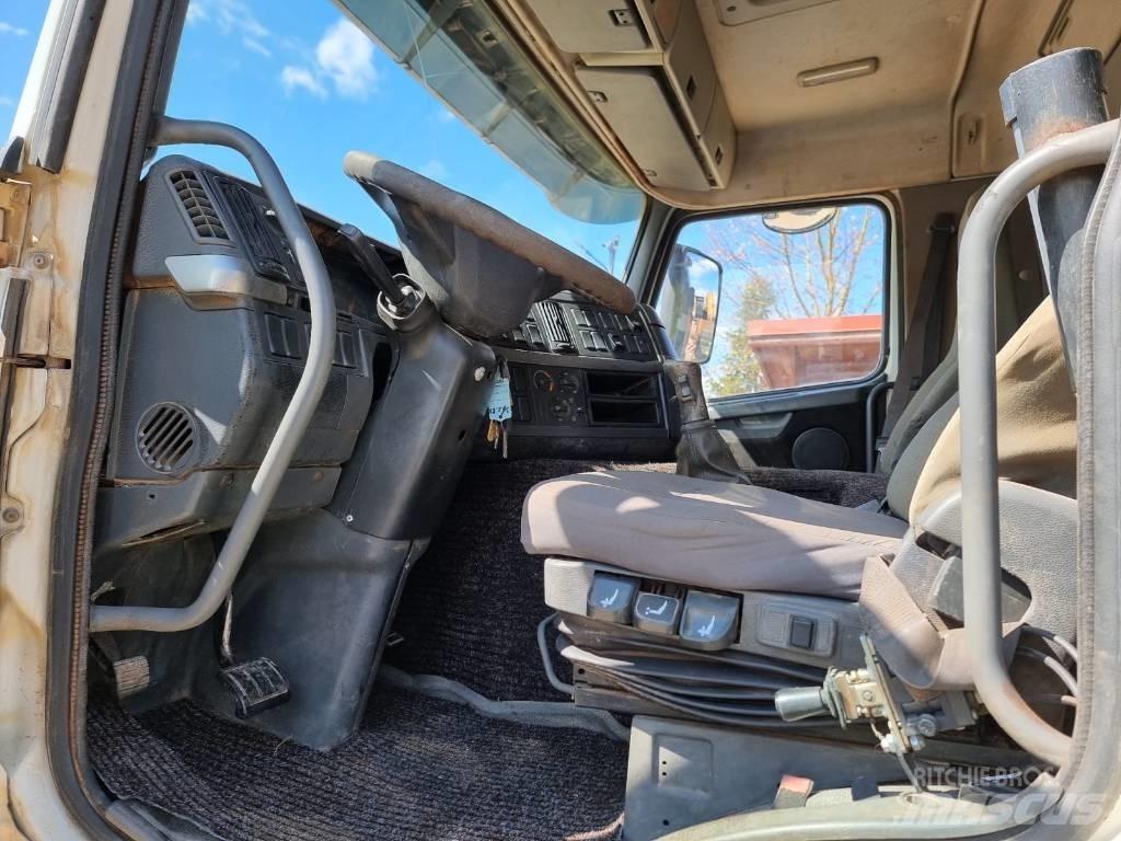 Volvo FM420 6x4 Skip bin truck