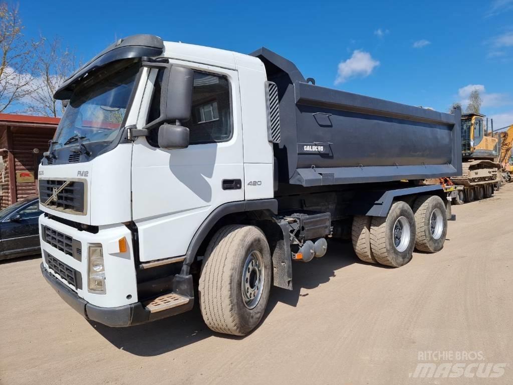 Volvo FM420 6x4 Skip bin truck