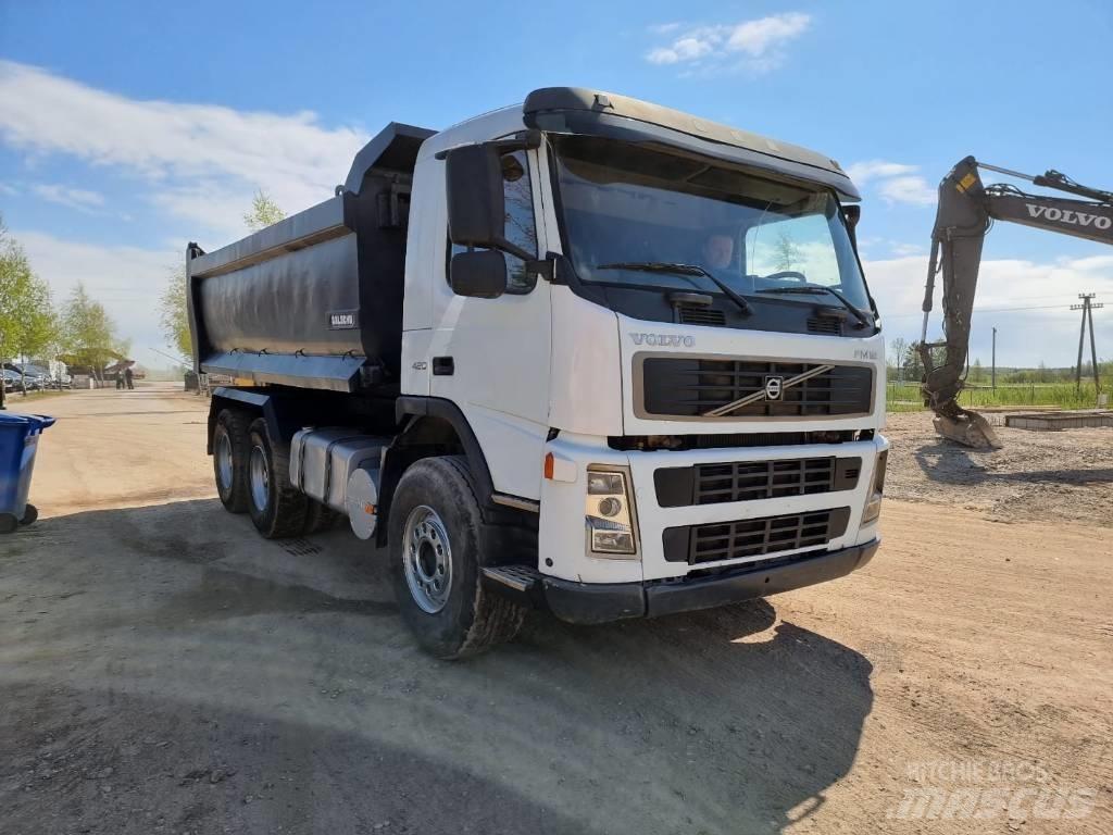 Volvo FM420 6x4 Skip bin truck