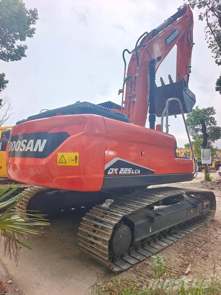 Doosan DX 225 LCA Crawler excavators