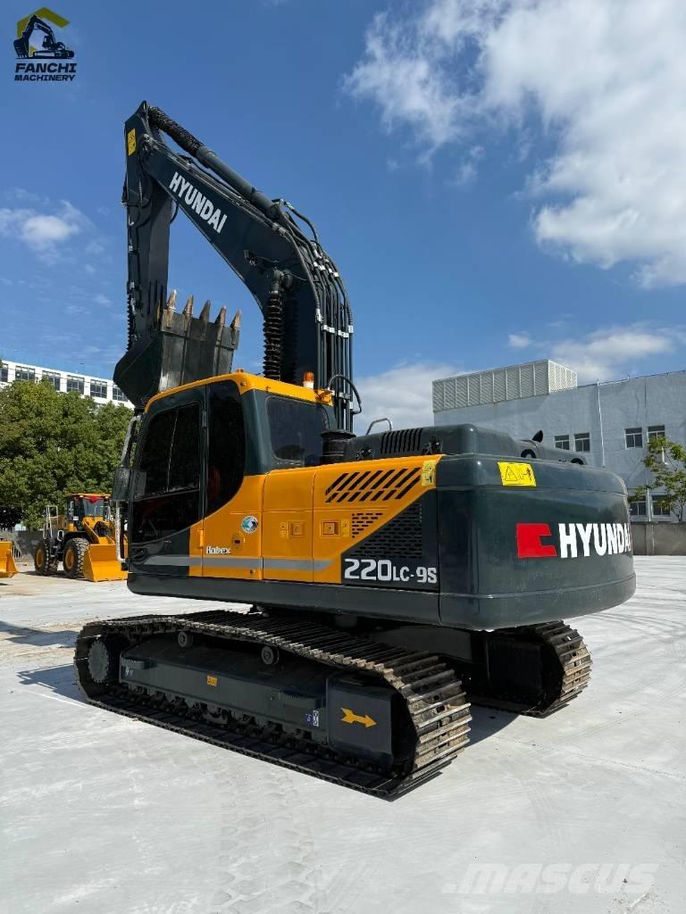 Hyundai 220 Mini excavators  7t - 12t