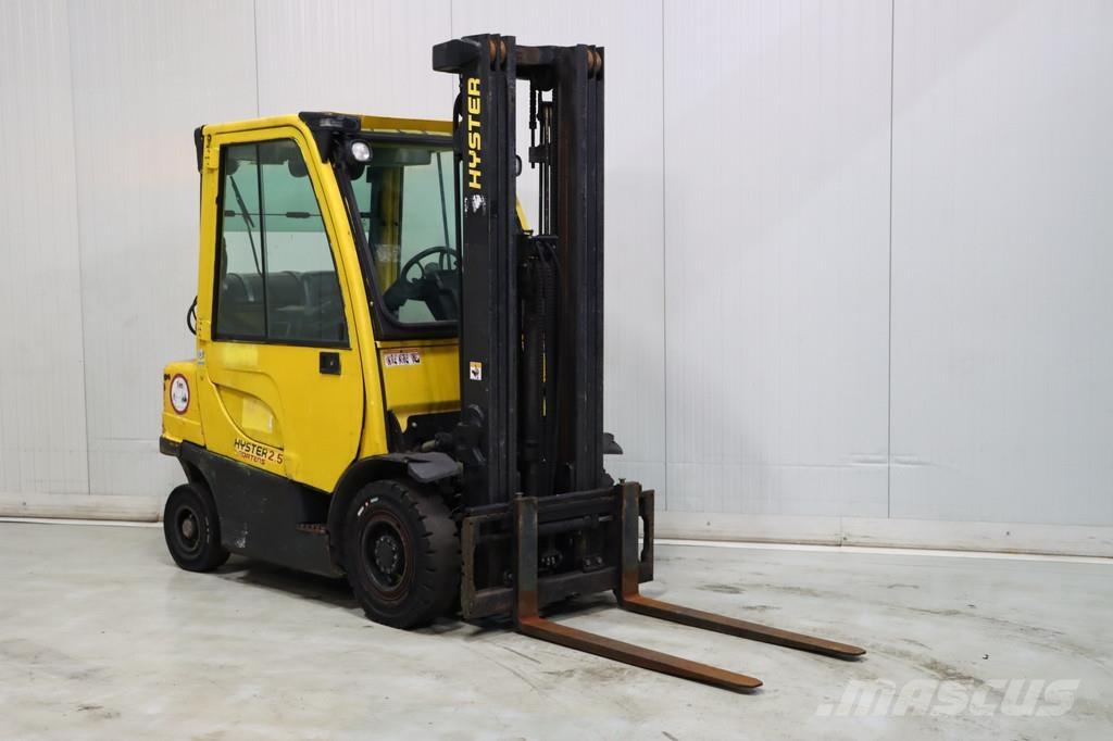 Hyster H2.5FT LPG trucks
