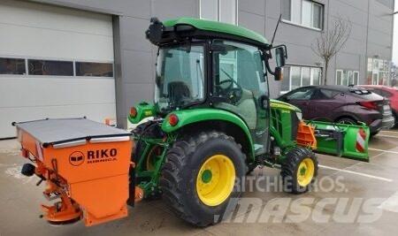 John Deere 3046 R Compact tractors