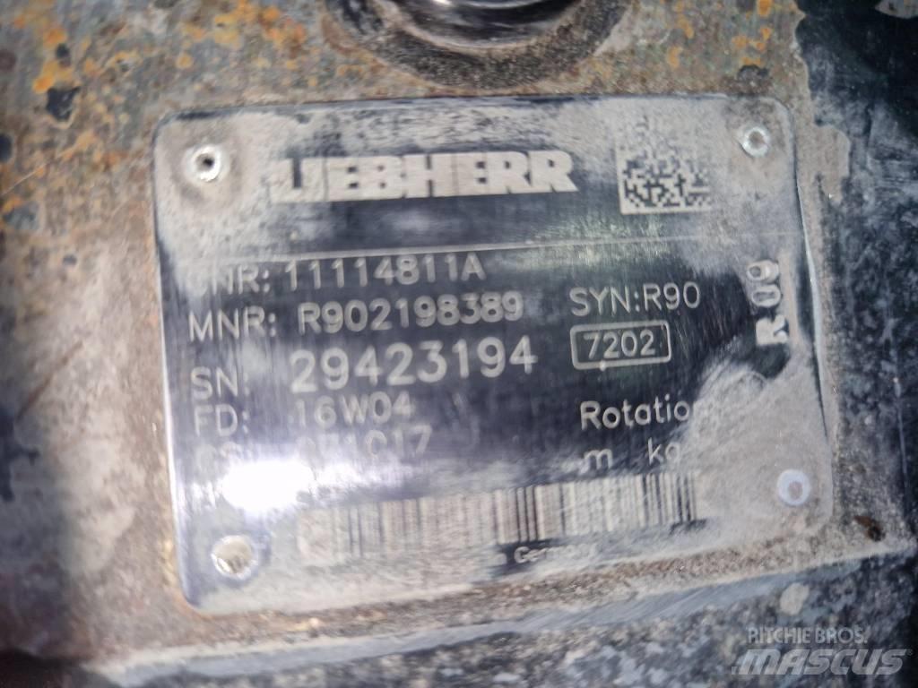 Liebherr L 586 Hydraulics