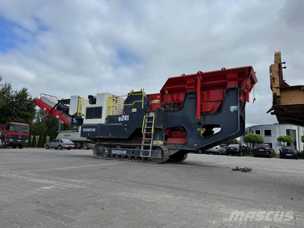 Sandvik QJ 241 Mobile crushers
