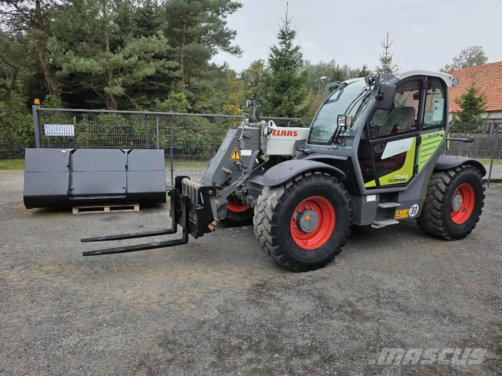 CLAAS Scorpion 7044 Telehandlers