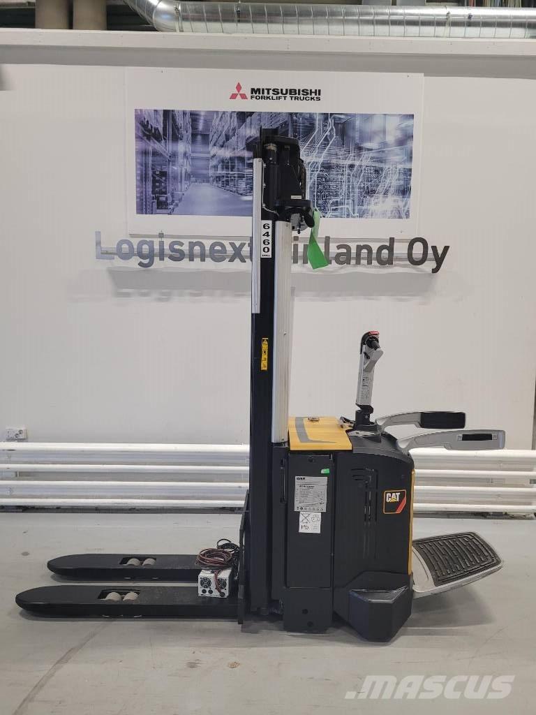 CAT NSV 16N Self propelled stackers