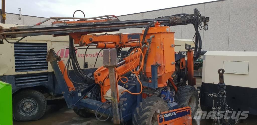 Tamrock COMMANDO 300 Surface drill rigs