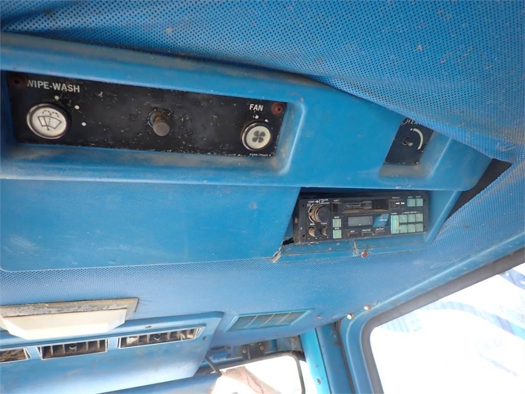 Ford 6700 Tractors