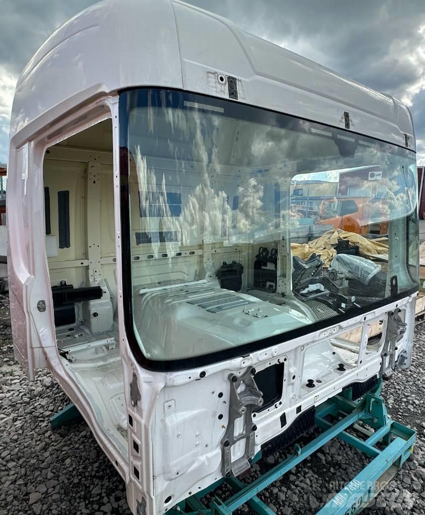 Scania P 370 Cabins and interior
