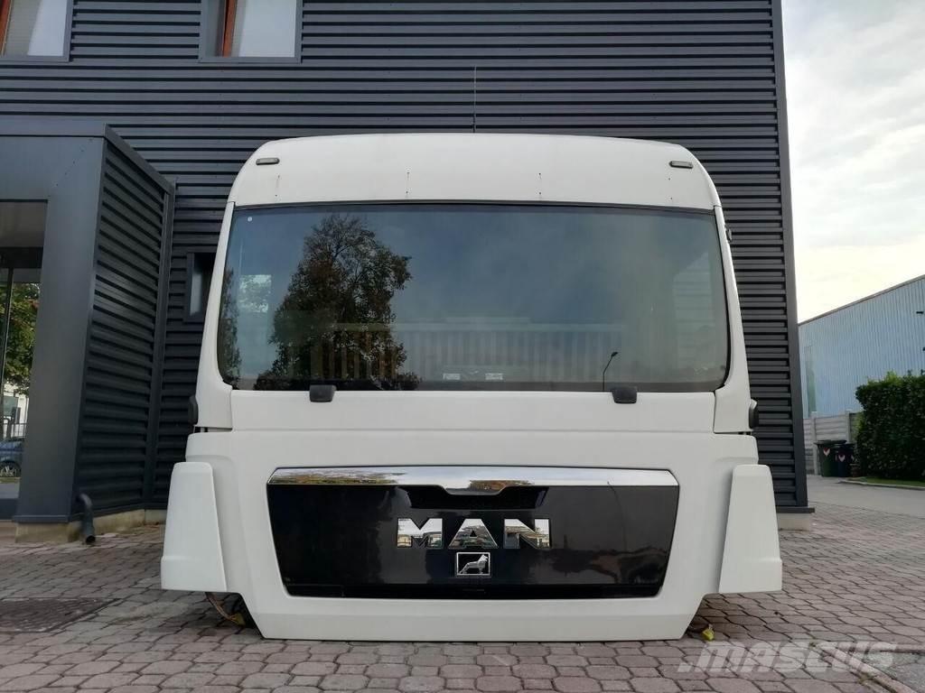 MAN TGX XLX EURO 5 Cabins and interior