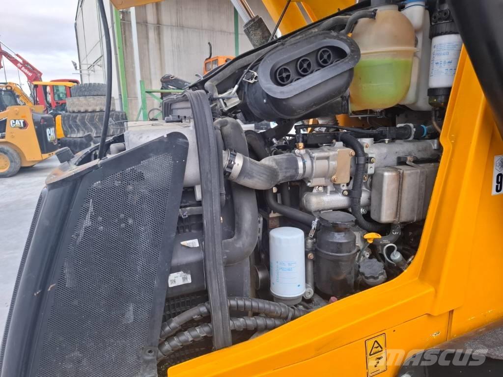 JCB 3 CX Backhoe
