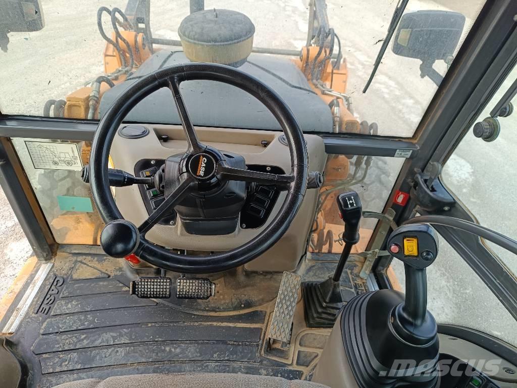 CASE 580 ST Backhoe