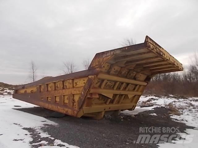 CAT 777B Rigid dump trucks