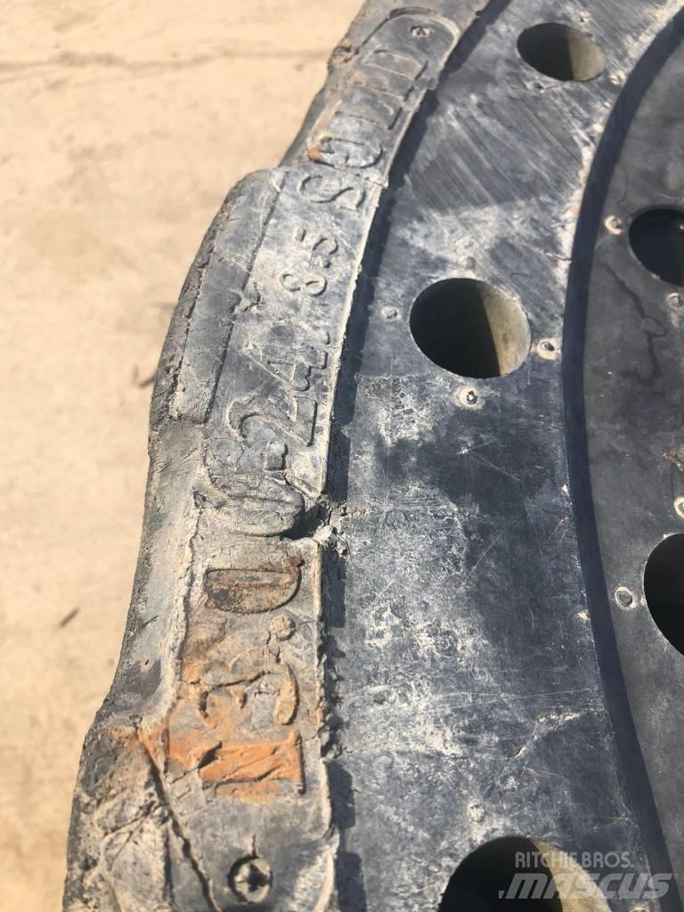  Solid Tyres, wheels and rims