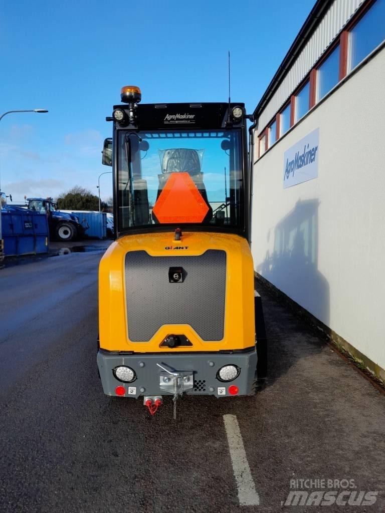 GiANT G2700 X-tra   EL Skid steer loaders