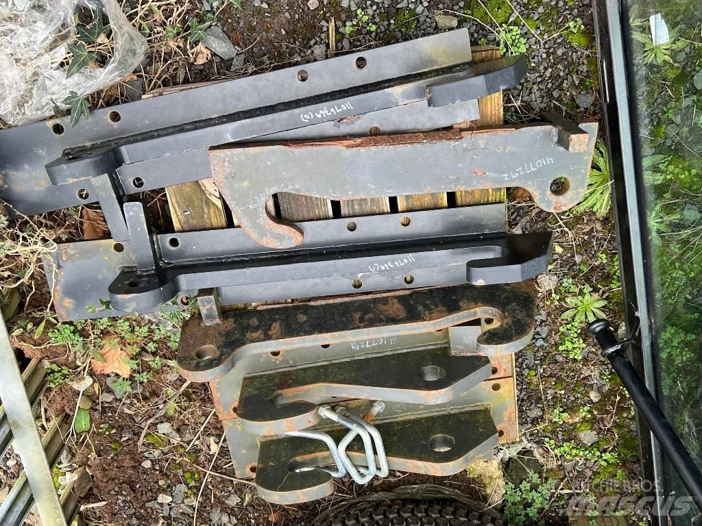 Fendt PICK UP HITCH Other tractor accessories