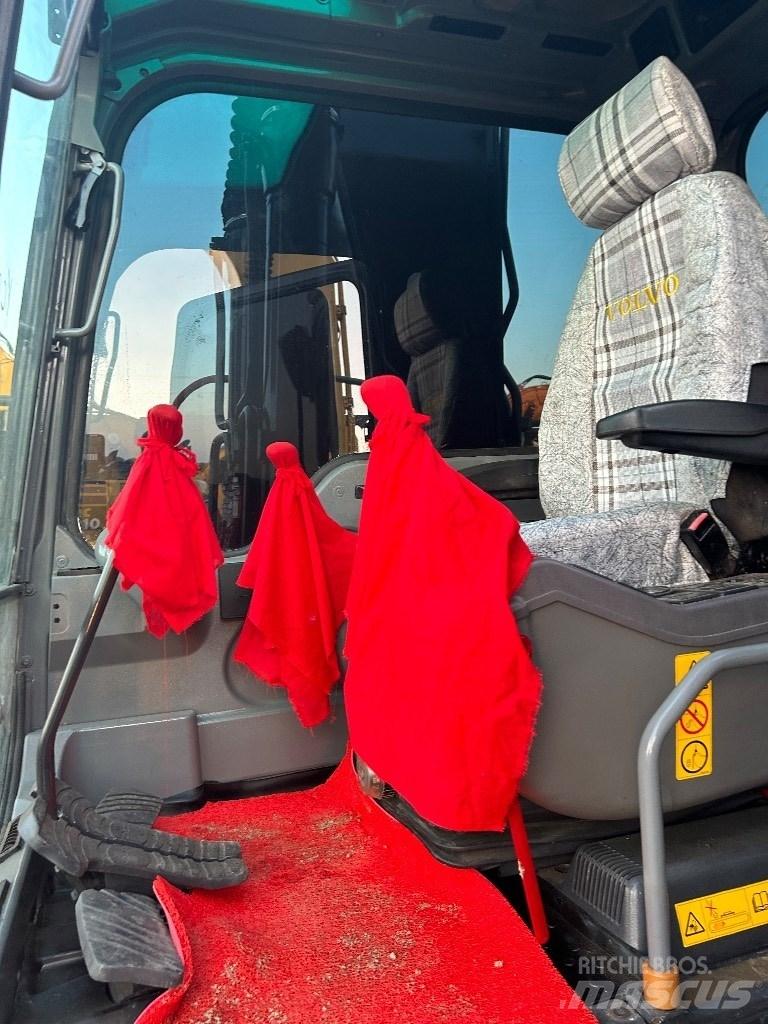 Volvo EC 210 Crawler excavators