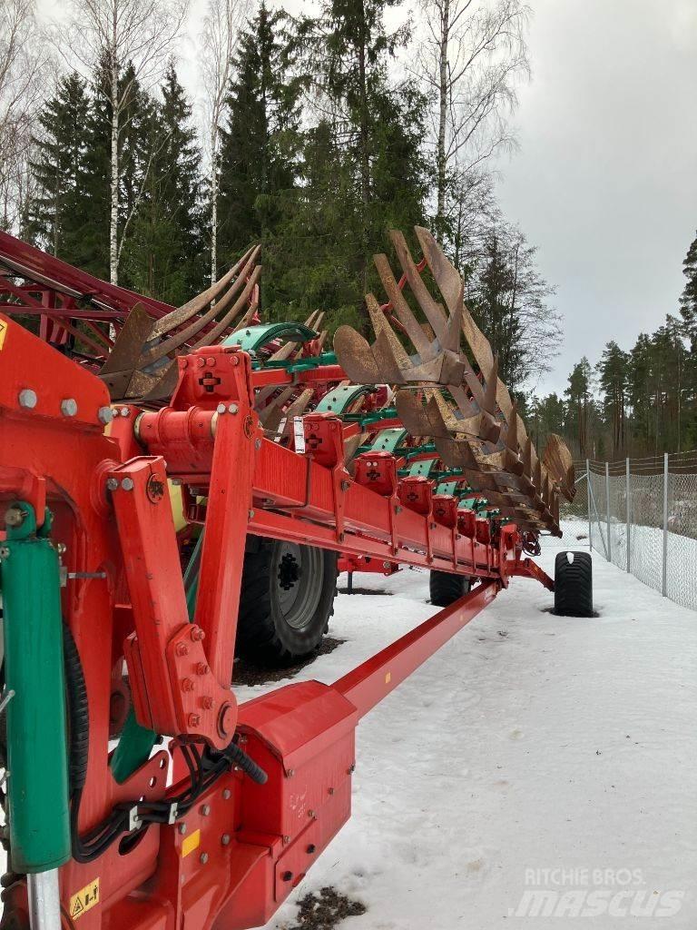 Kverneland PW100 Reversible ploughs