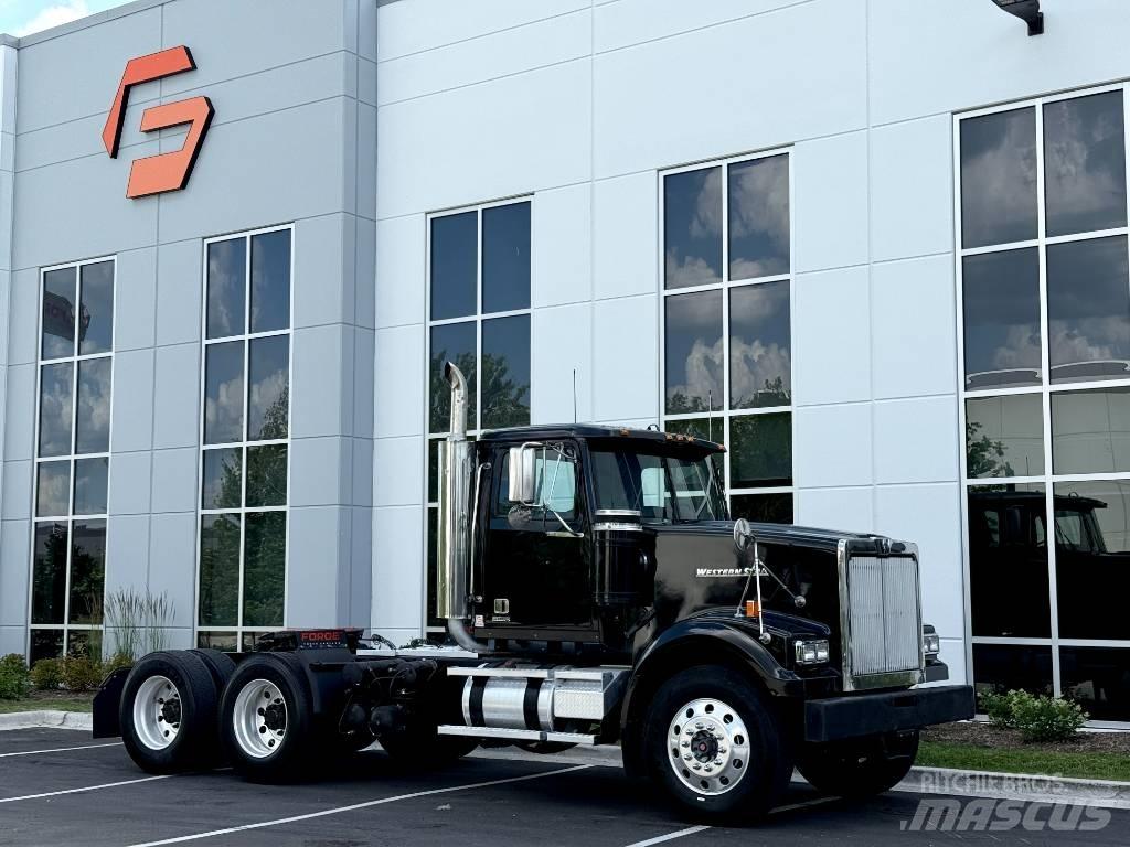 Western Star 4900 Prime Movers