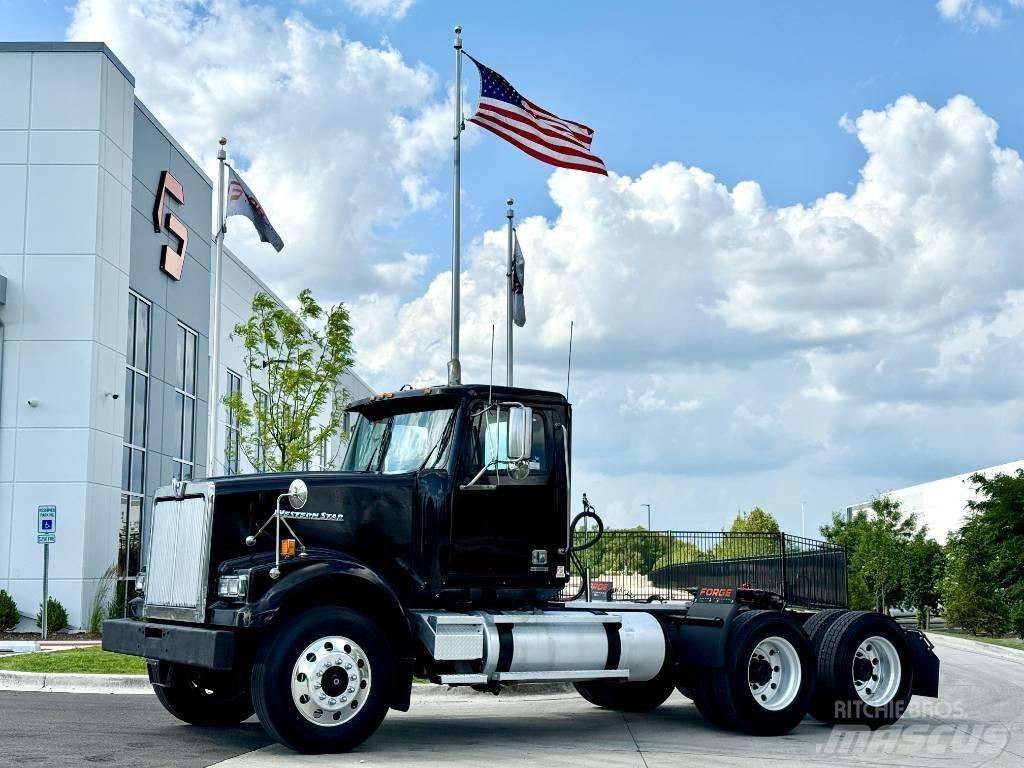 Western Star 4900 Prime Movers
