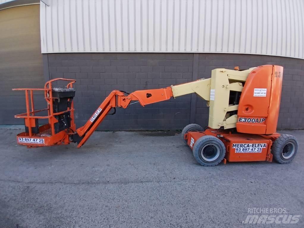 JLG E300AJP Articulated boom lifts