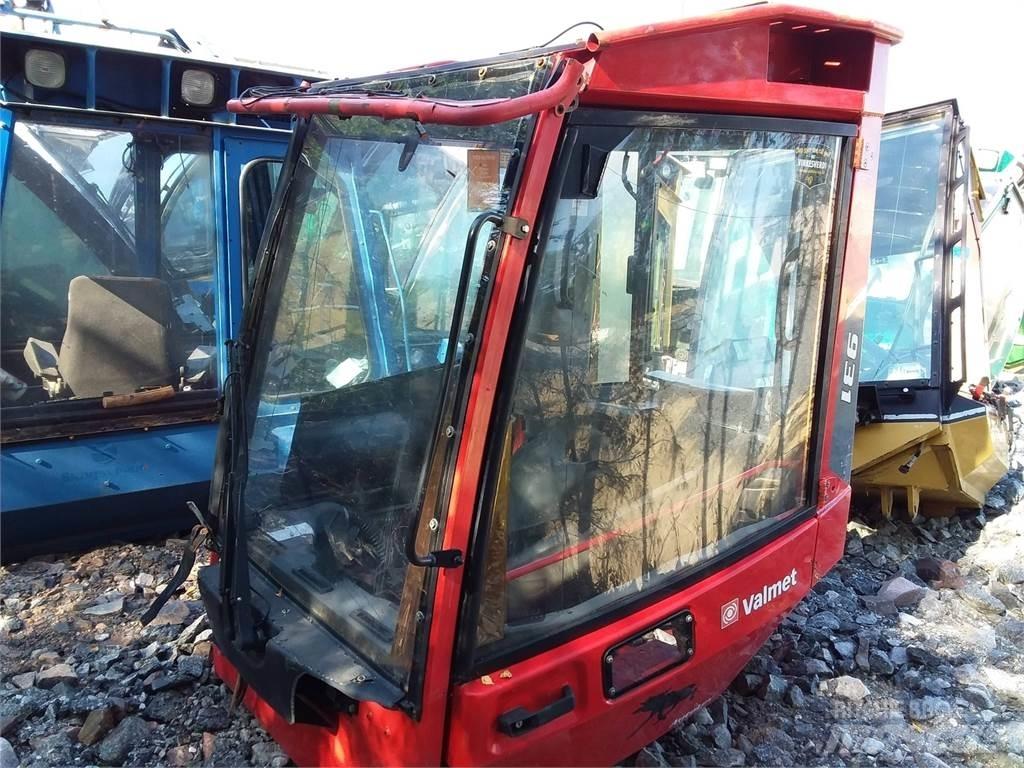 Valmet 931 Cabins and interior