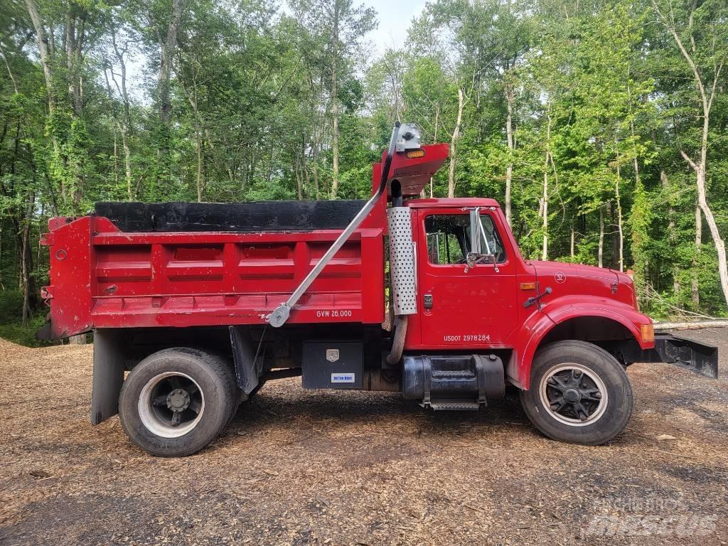 International 4900 Tipper trucks