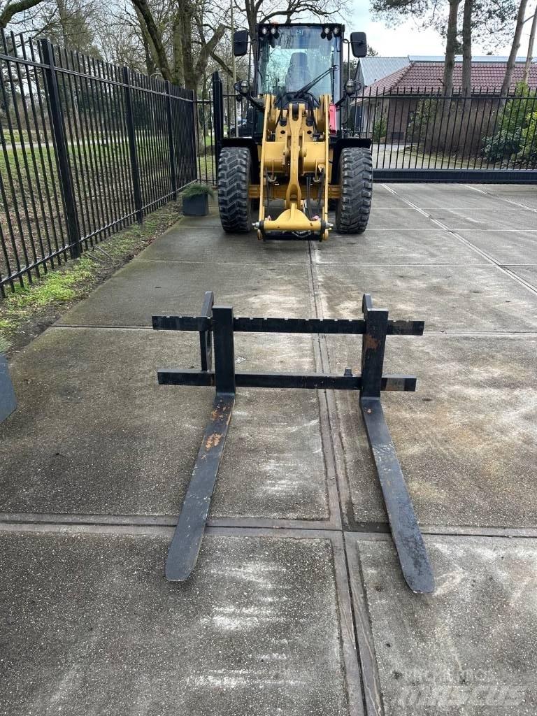 CAT 908 forks Forks