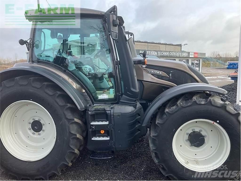 Valtra n175a Tractors