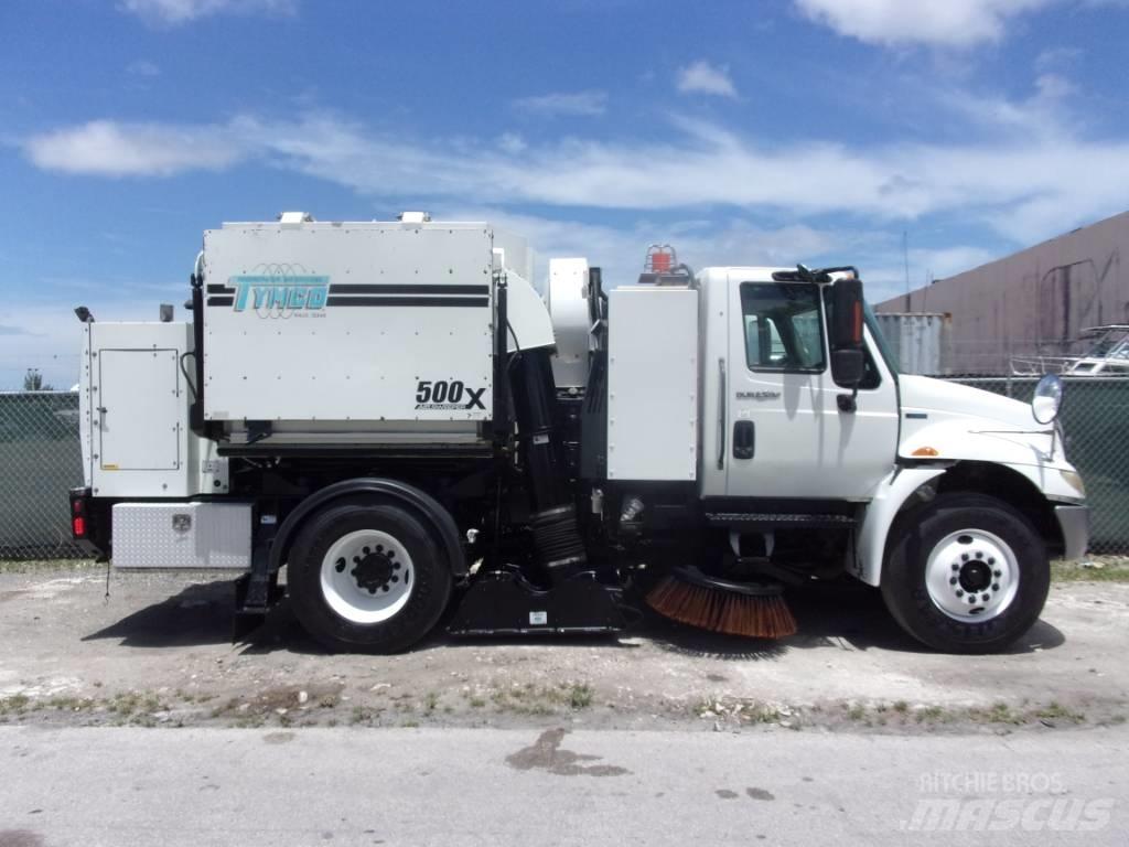 International 4300 Sweeper trucks