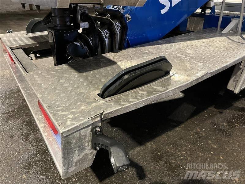 Palfinger P 260 B Truck mounted platforms