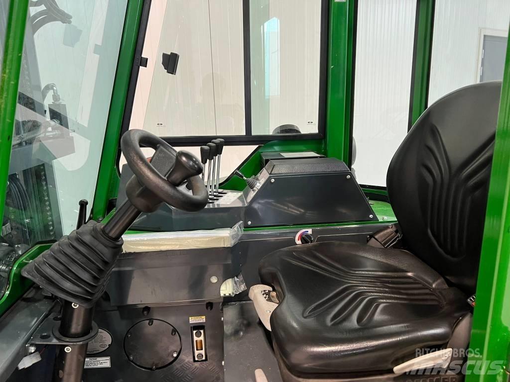 Combilift CB2500 lpg 4-way reach truck