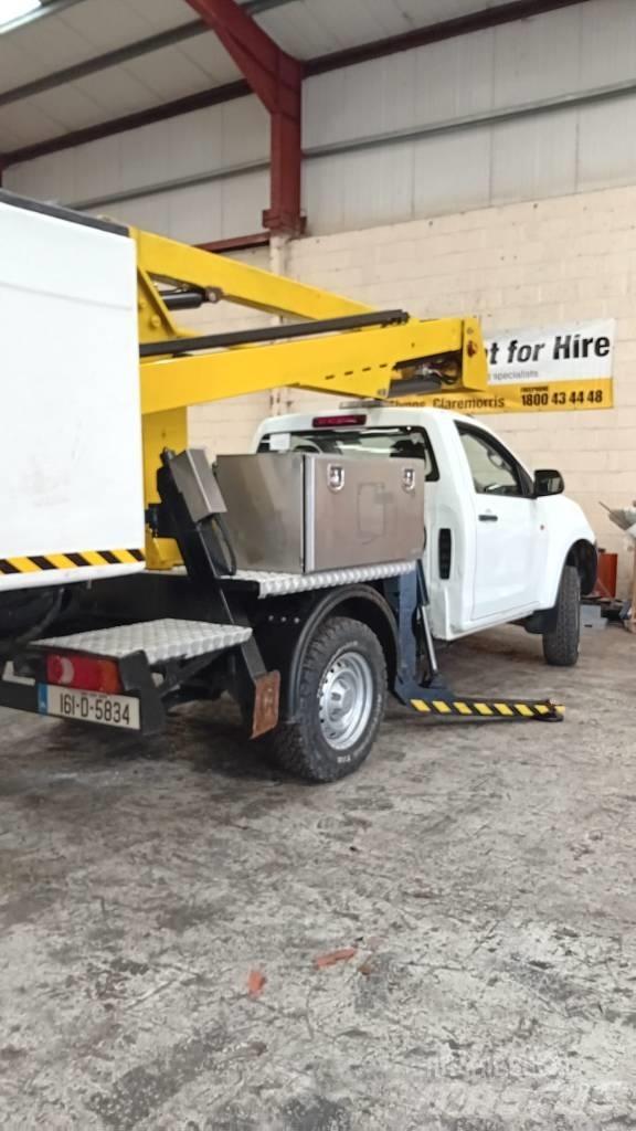 VERSALIFT LAT 135 Truck mounted platforms