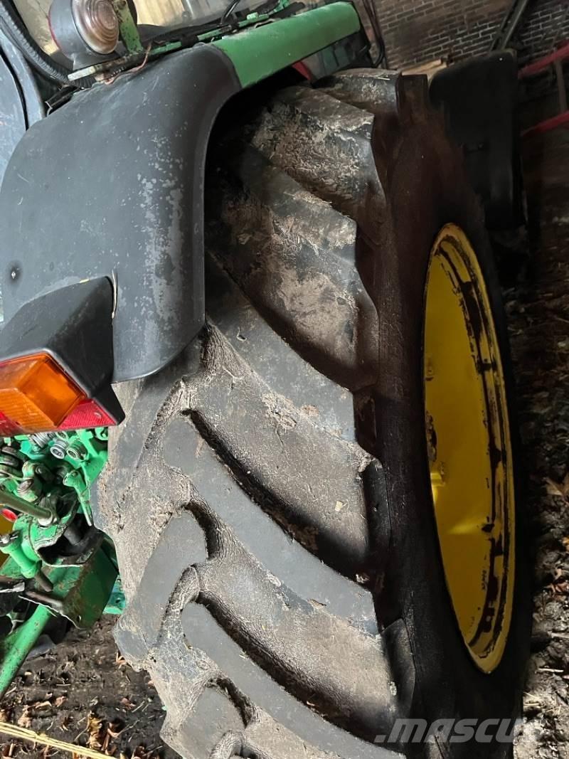 John Deere 2040A Tractors