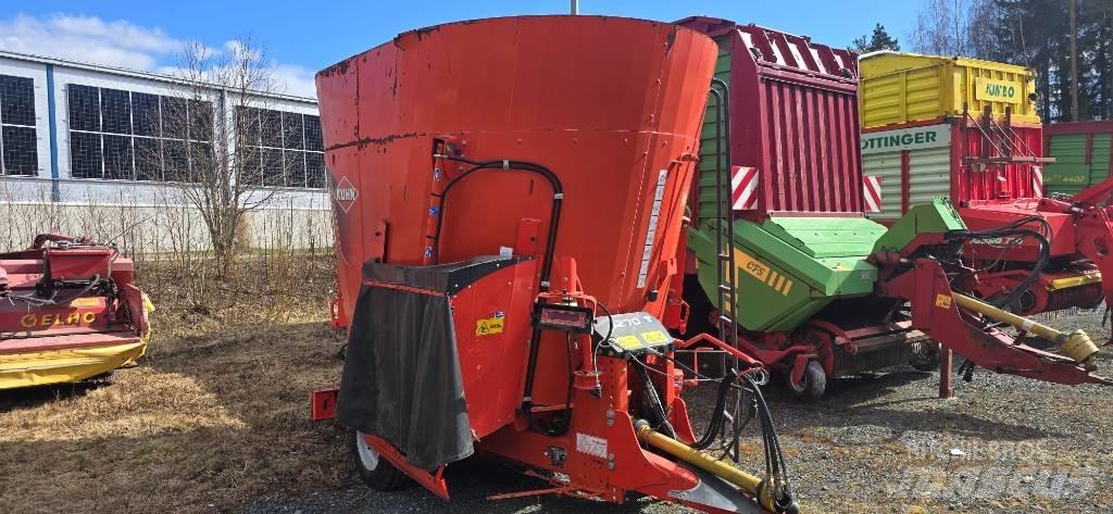 Kuhn EuroMix I Feed mixer
