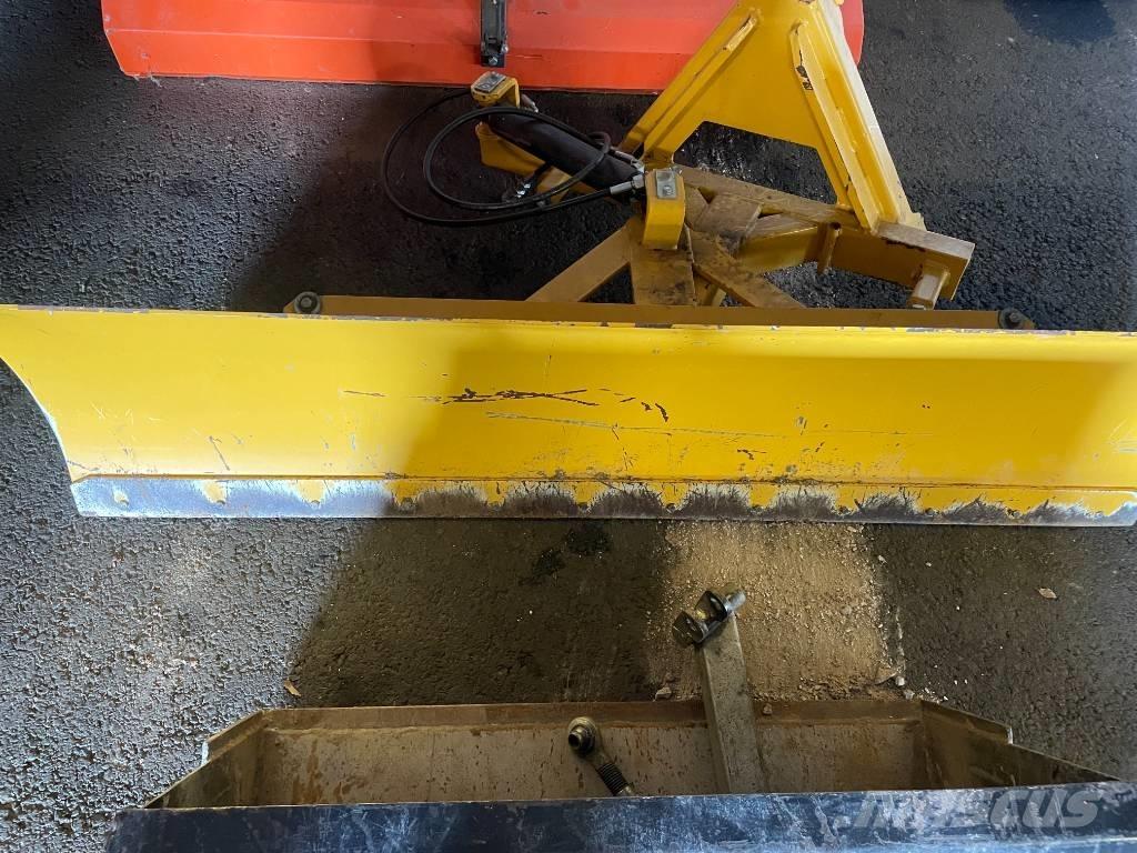  P.Olssons LB 180 Snow groomers