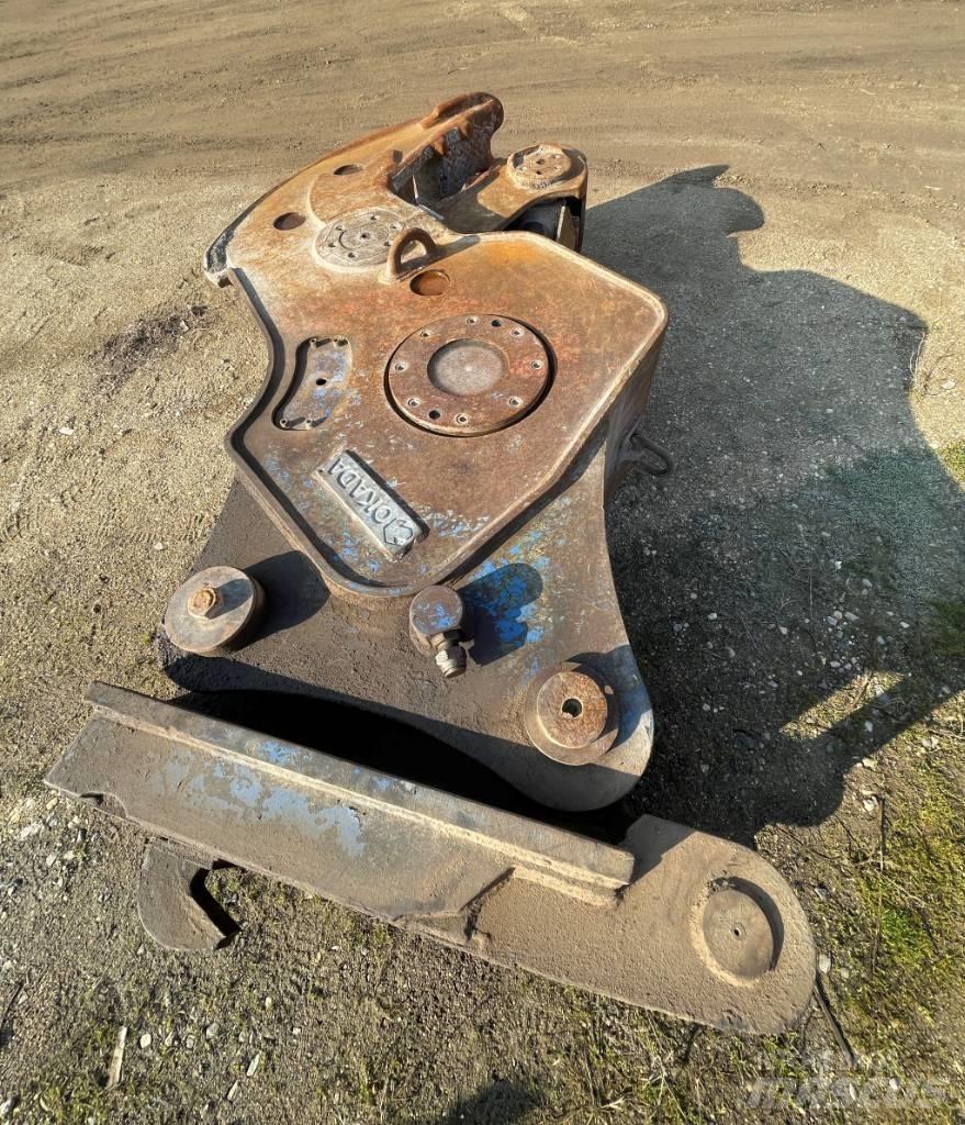 Okada osc Backhoes