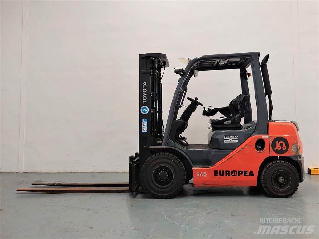 Toyota 02 8FDF25 Diesel trucks
