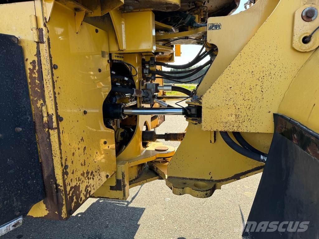 CAT 972M Wheel loaders