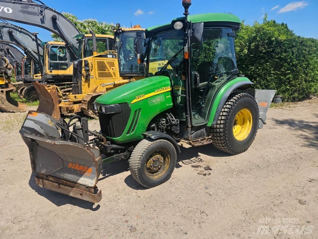 John Deere 3720 Tractors