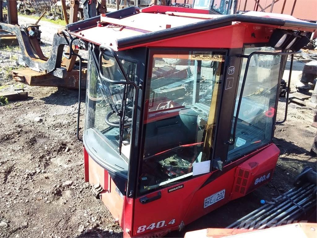 Komatsu 840.4 Cabins and interior